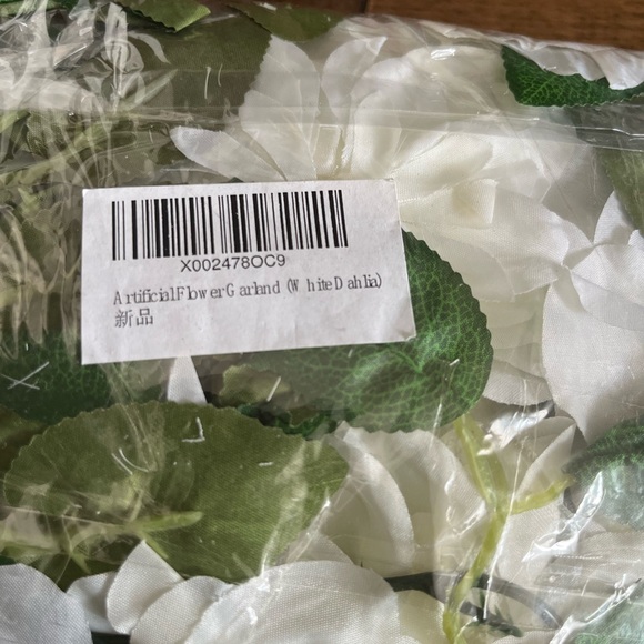 Bag of white artificial flowers for parties brand new in bag - Picture 3 of 4
